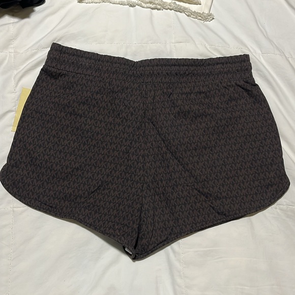 Causal brown Michael Kors shorts - Picture 4 of 5